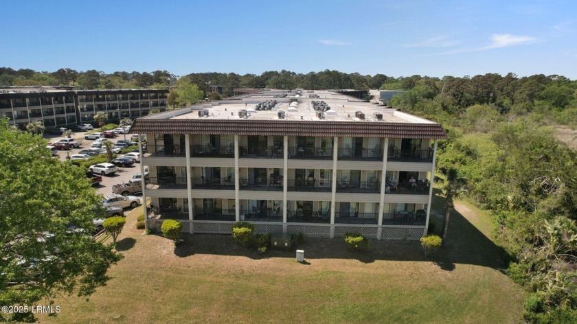 Ocean Front with slight view of ocean. Move right into this - Beach Condo for sale in Hilton Head Island, South Carolina on Beachhouse.com