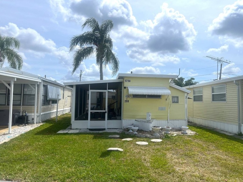 This charming 1-bedroom, 1-bath home is in Holiday Travel Park - Beach Home for sale in Holiday, Florida on Beachhouse.com