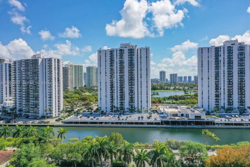 Ideally located on prestigious Country Club Dr in the heart of - Beach Condo for sale in Aventura, Florida on Beachhouse.com