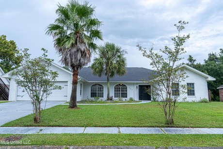 Beautiful and spacious custom-built home located in a charming - Beach Home for sale in Long Beach, Mississippi on Beachhouse.com