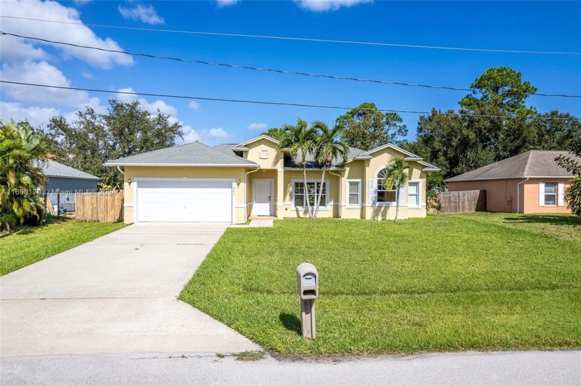 Well maintained 4 bedroom, 3-Bathroom home in one of the best - Beach Home for sale in Port Saint Lucie, Florida on Beachhouse.com