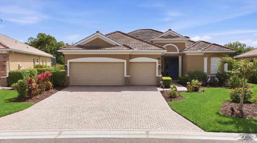 NEW FLAT TILE ROOF TO BE INSTALLED VALUED AT $125,000! Welcome - Beach Home for sale in Bradenton, Florida on Beachhouse.com