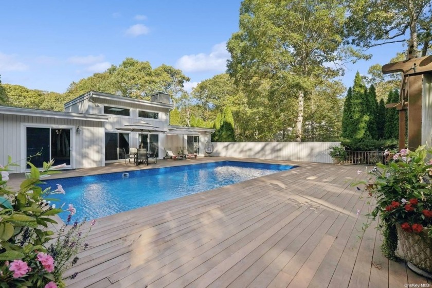 Private retreat in Westhampton! Renovated contempory on 1.51 - Beach Home for sale in Southampton, New York on Beachhouse.com