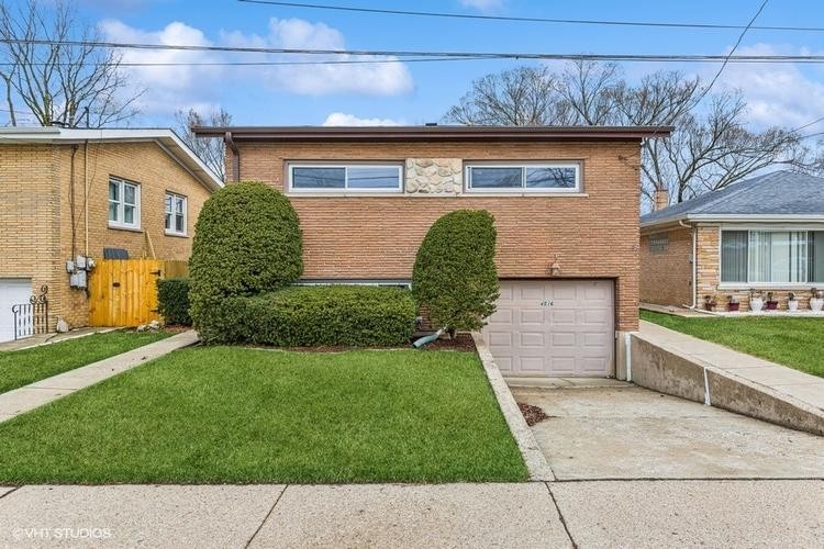 Move right into the remodeled three-bedroom home. Recent - Beach Home for sale in Skokie, Illinois on Beachhouse.com