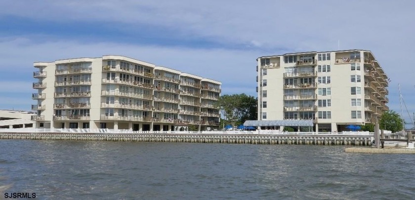 This well maintained 2-bedroom, 2-bathroom condo offers - Beach Condo for sale in Ocean City, New Jersey on Beachhouse.com