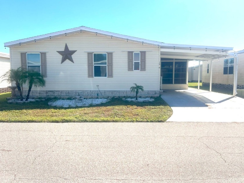 COME TO FLORIDA AND ENJOY OWNING THIS BEAUTIFUL, HANDICAPPED - Beach Home for sale in New Port Richey, Florida on Beachhouse.com