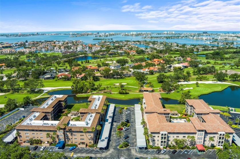Welcome to this 2-bedroom, 1-bathroom, GROUND-FLOOR condo in - Beach Condo for sale in Gulfport, Florida on Beachhouse.com