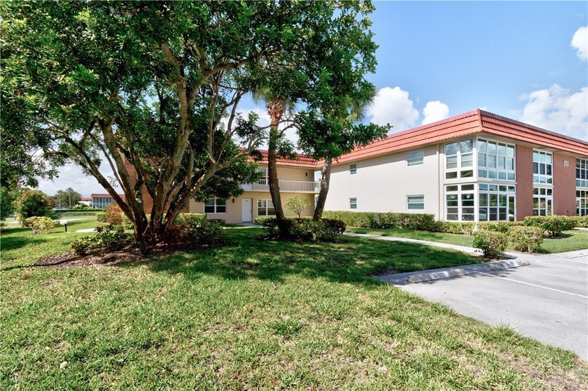 Fully furnished gorgeous 2-2 end unit in the active 55 plus - Beach Condo for sale in Vero Beach, Florida on Beachhouse.com