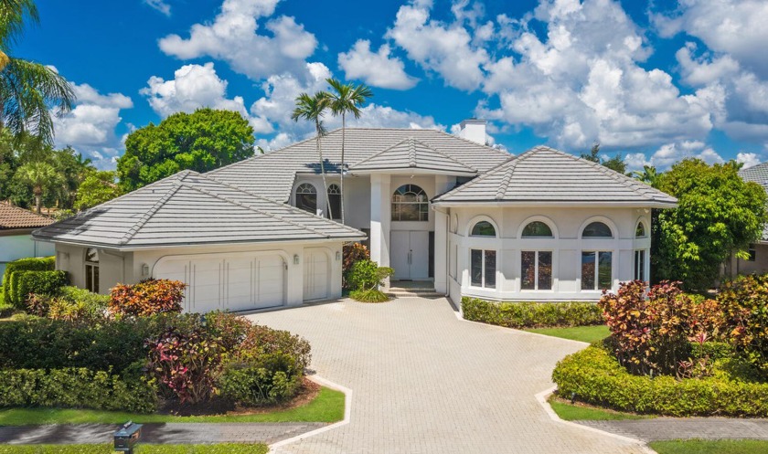 Incredible one-story, 5 bedroom estate located on the signature - Beach Home for sale in Boca Raton, Florida on Beachhouse.com