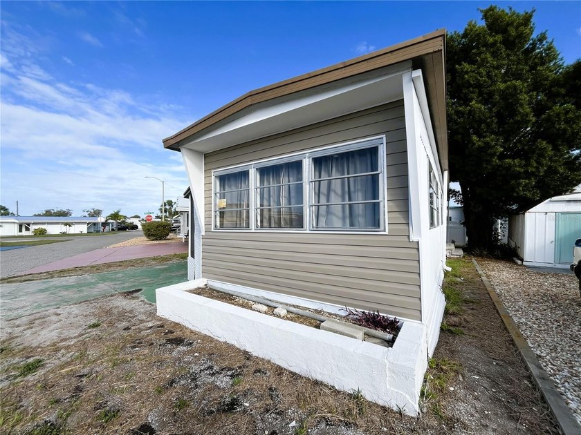 Freshly updated and move-in ready, this inviting 1-bedroom home - Beach Home for sale in Bradenton, Florida on Beachhouse.com