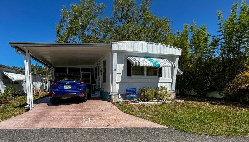 Move in ready! Wake up tomorrow in your own oasis and take a - Beach Home for sale in Ellenton, Florida on Beachhouse.com