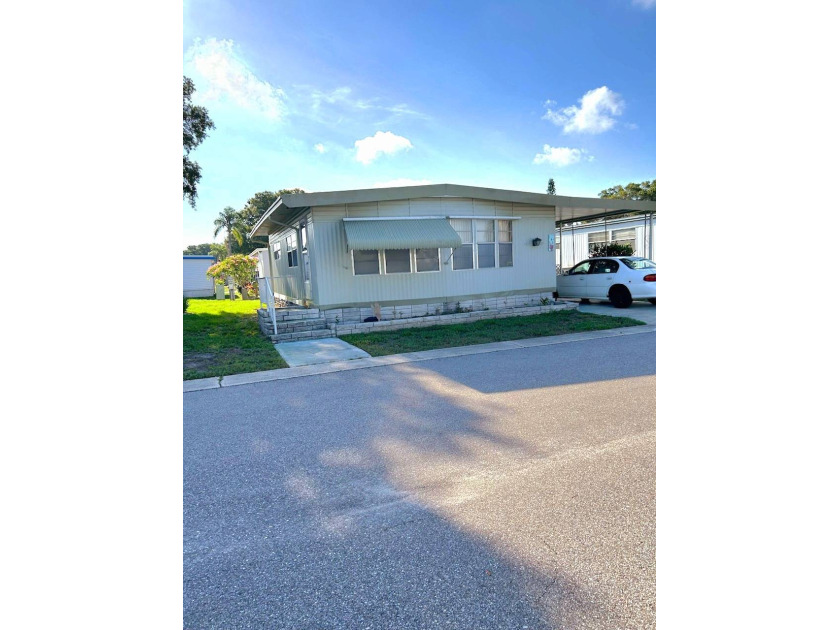 EXTRA LARGE 24x48 DOUBLEWIDE....VACANT. IMMEDIATE OCCUPANCY - Beach Home for sale in Largo, Florida on Beachhouse.com