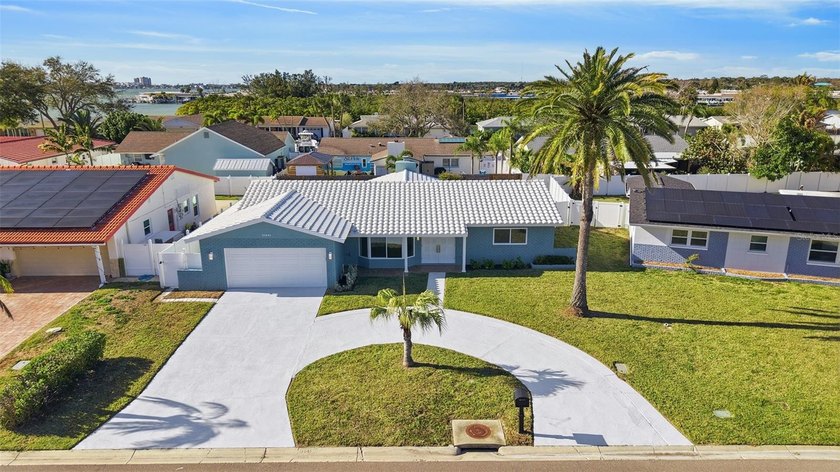 Completely remodeled single-family home with no HOA and - Beach Home for sale in St. Petersburg, Florida on Beachhouse.com