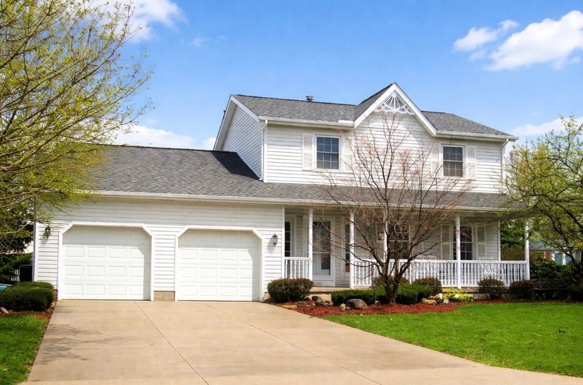 Welcome to this spacious 3 bedroom 2 and a half bath home - Beach Home for sale in Erie, Pennsylvania on Beachhouse.com