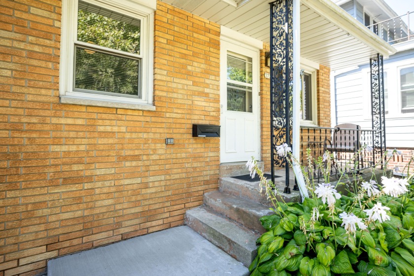 Cute turn key 2 bedroom, 1 bath ALL BRICK ranch is waiting for - Beach Home for sale in Cudahy, Wisconsin on Beachhouse.com