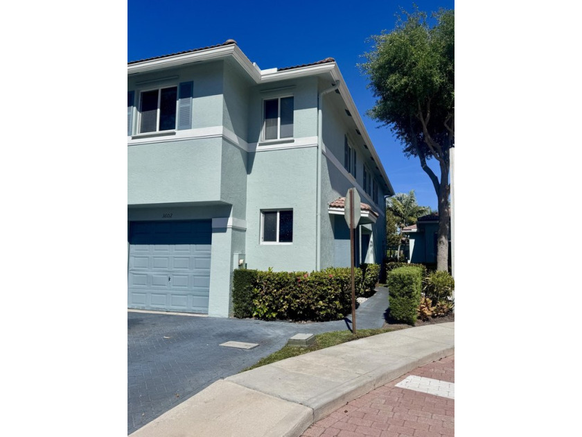 Largest floorplan in the community! Wonderful end unit 3 BR 2.5 - Beach Townhome/Townhouse for sale in Riviera Beach, Florida on Beachhouse.com