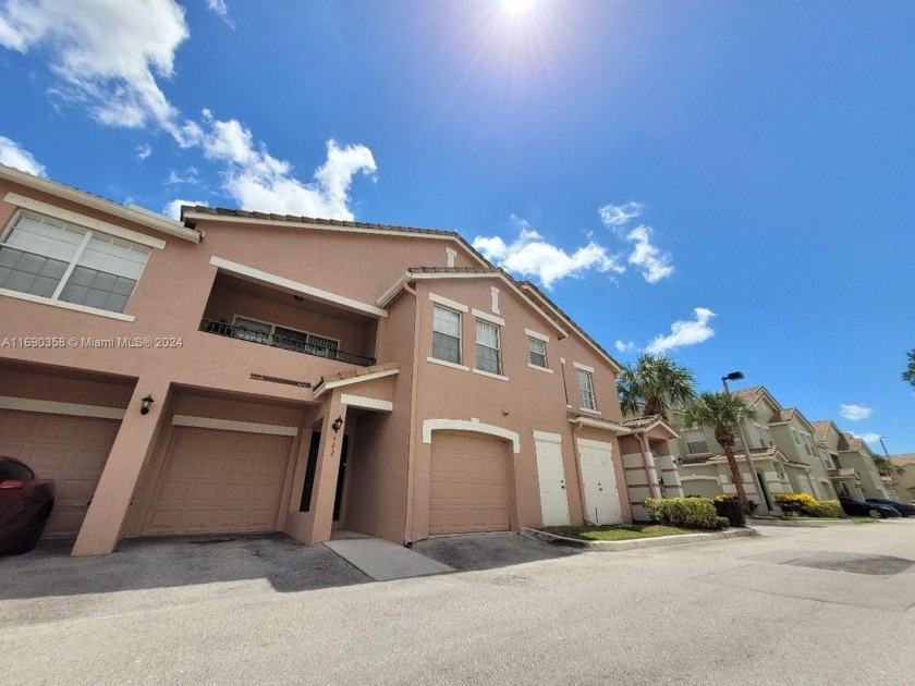 Beautiful, Light, Remodeled & Spacious Townhome in a Quiet & - Beach Townhome/Townhouse for sale in Boynton Beach, Florida on Beachhouse.com