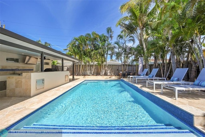 Experience the Lauderdale-By-The-Sea Lifestyle! This beautifully - Beach Home for sale in Lauderdale By The Sea, Florida on Beachhouse.com