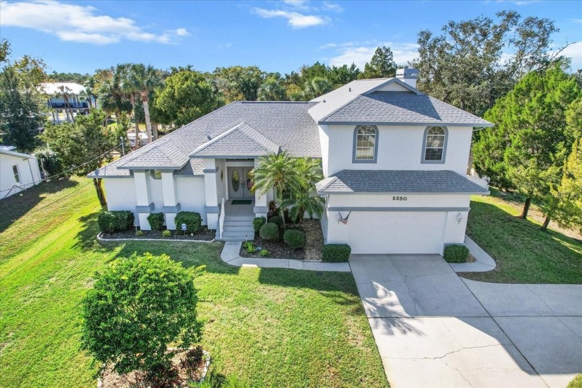 Welcome to your waterfront paradise in Crystal River, FL! This - Beach Home for sale in Crystal River, Florida on Beachhouse.com