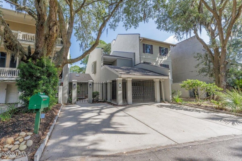 Do not miss this beautiful Townhome in the heart of Harbor Town - Beach Townhome/Townhouse for sale in Hilton Head Island, South Carolina on Beachhouse.com