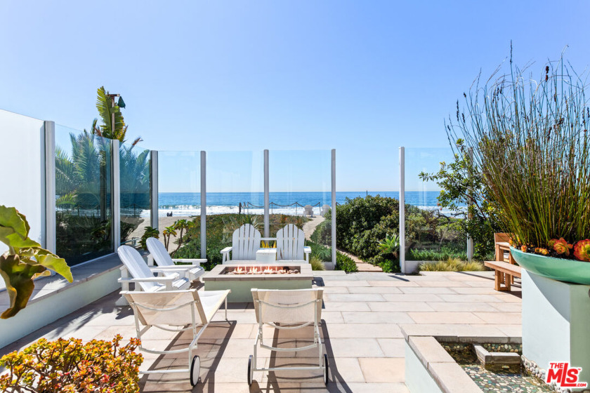 Perfect for entertaining, bright stylish contemporary with ocean - Beach Home for sale in Malibu, California on Beachhouse.com