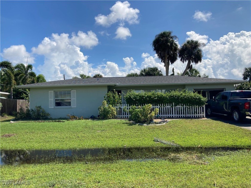 Investor Opportunity! Charming 2-Bed, 2-Bath Home on Freshwater - Beach Home for sale in Punta Gorda, Florida on Beachhouse.com