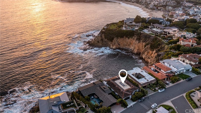 A truly unique opportunity in this rare single-level, bluff top - Beach Home for sale in Laguna Beach, California on Beachhouse.com