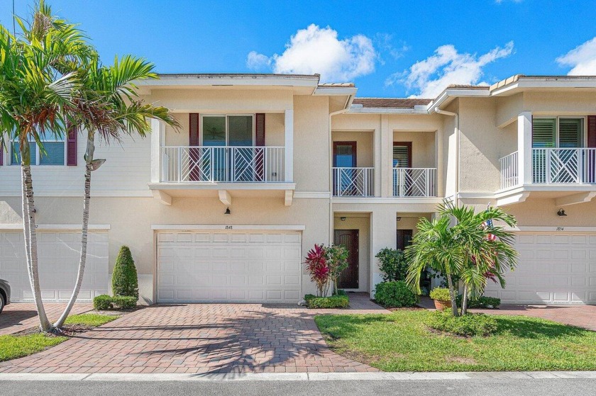 Built in 2018, this exceptional 2-story townhome offers the - Beach Townhome/Townhouse for sale in North Palm Beach, Florida on Beachhouse.com