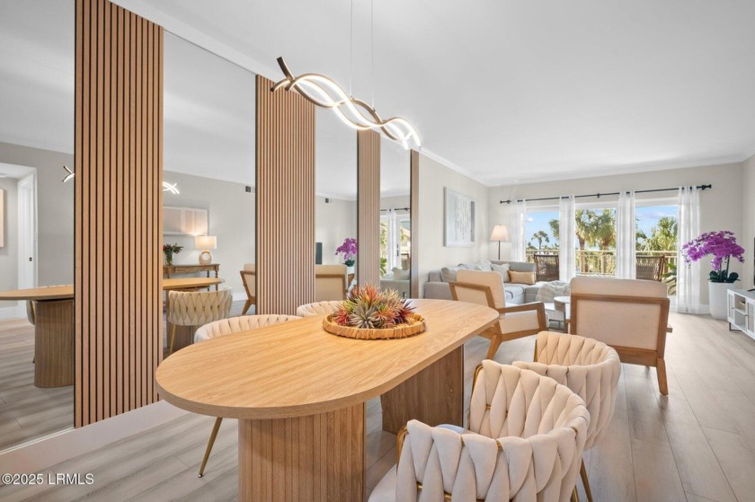 Masterfully renovated 3-BD villa offers an exceptional - Beach Condo for sale in Hilton Head Island, South Carolina on Beachhouse.com