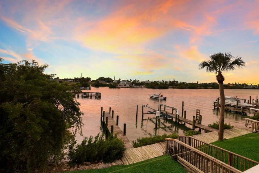 Under contract-accepting backup offers. Turnkey furnished and - Beach Condo for sale in Nokomis, Florida on Beachhouse.com