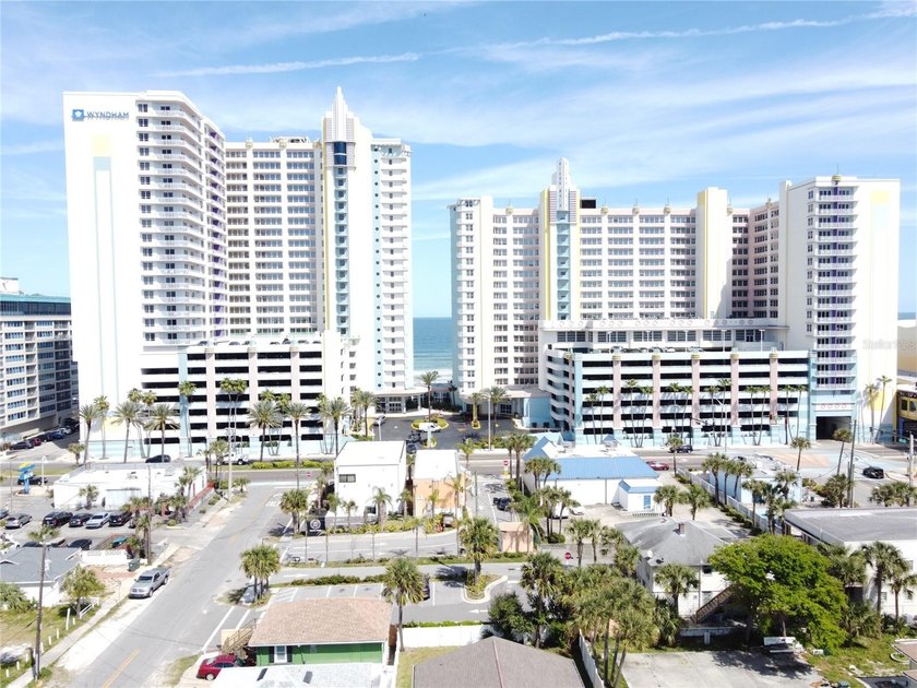 ** CHECK YOUR PULSE & HOLD YOUR BREATH** You will be really - Beach Condo for sale in Daytona Beach, Florida on Beachhouse.com