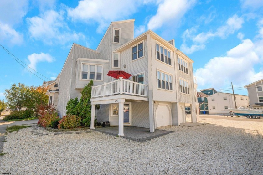 Experience coastal living at its best! This stunning townhome is - Beach Townhome/Townhouse for sale in Avalon, New Jersey on Beachhouse.com