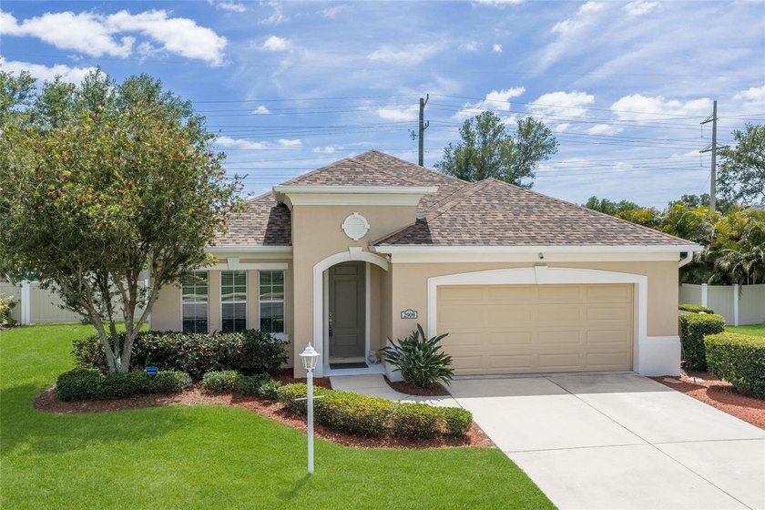 Welcome home to this beautifully maintained cul-de-sac property - Beach Home for sale in Palmetto, Florida on Beachhouse.com