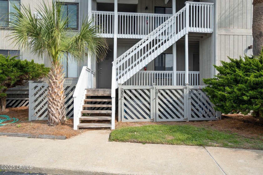 Stunning and fully renovated with all new applianceses fully - Beach Condo for sale in Harbor Island, South Carolina on Beachhouse.com