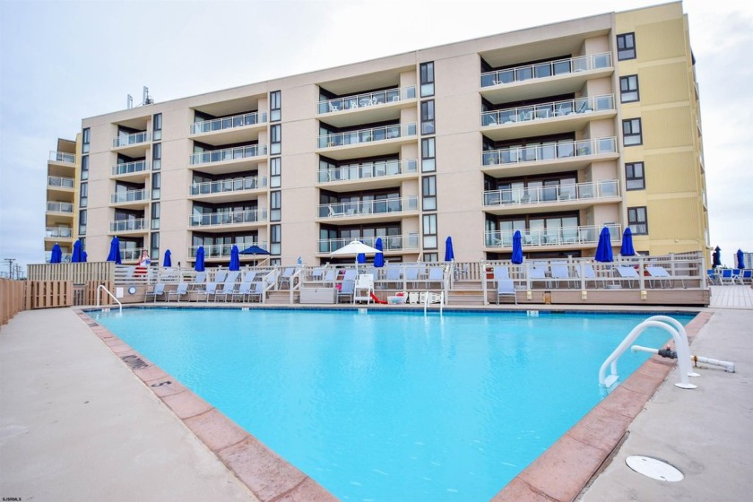 STUNNING & GORGEOUS 3 bedroom, 2 full bath OCEAN PLAZA condo in - Beach Condo for sale in Longport, New Jersey on Beachhouse.com