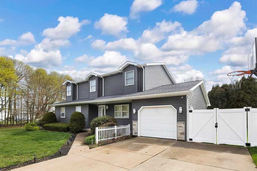 Amazing opportunity for square footage in historic North East! - Beach Home for sale in North East, Pennsylvania on Beachhouse.com