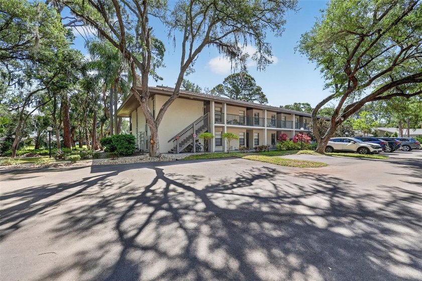 Best Kept Secret in Sarasota:) Great Turn-Key, quaint placement - Beach Condo for sale in Sarasota, Florida on Beachhouse.com