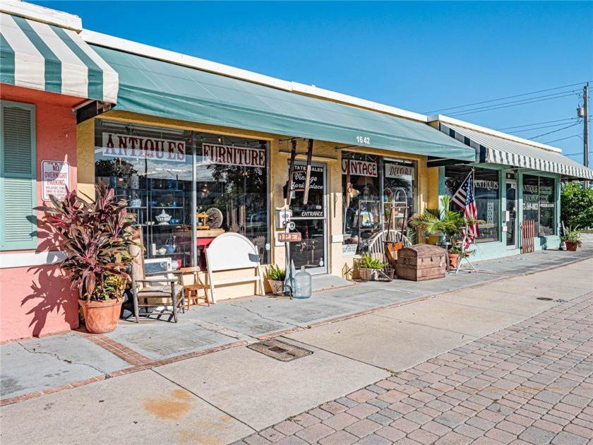 Turnkey 15year established business of vintage, modern decor and - Beach Commercial for sale in Vero Beach, Florida on Beachhouse.com