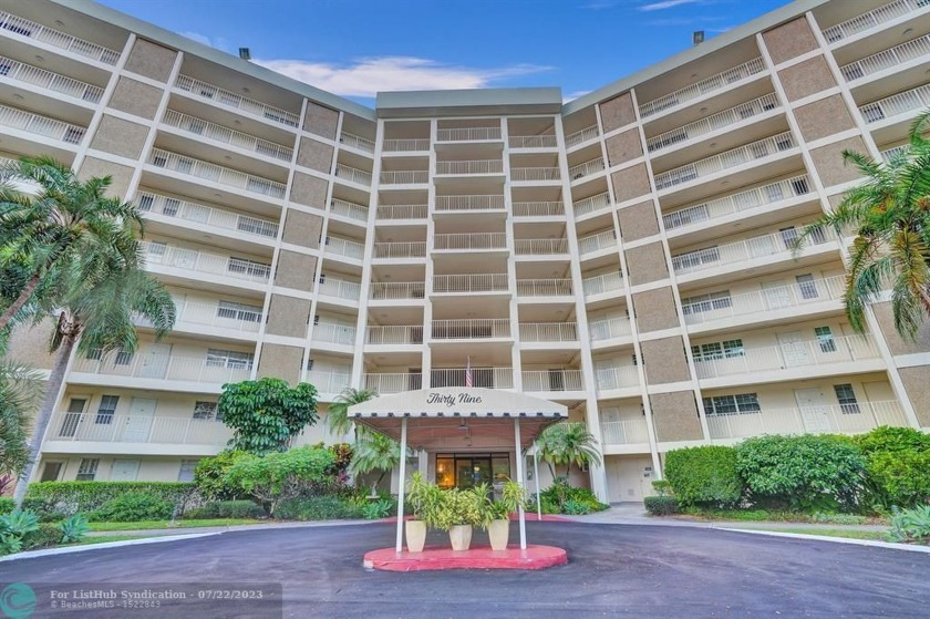 Ready to move in!! This bright and roomy condo is turnkey. The - Beach Condo for sale in Pompano Beach, Florida on Beachhouse.com
