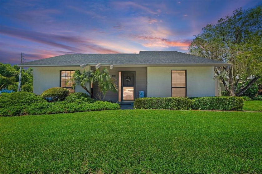 Move in ready and Priced smartly! Live your waterfront dream - Beach Townhome/Townhouse for sale in Tarpon Springs, Florida on Beachhouse.com