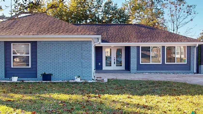 Just 5 miles from the main gate of Hurlburt Field and only - Beach Home for sale in Mary Esther, Florida on Beachhouse.com