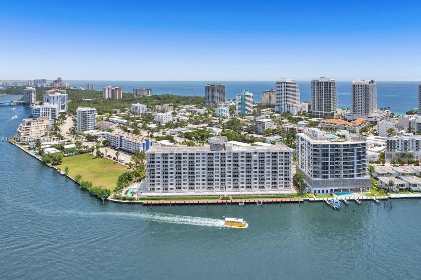Most spectacular views on the Intracoastal. Perfect boat - Beach Condo for sale in Fort  Lauderdale, Florida on Beachhouse.com