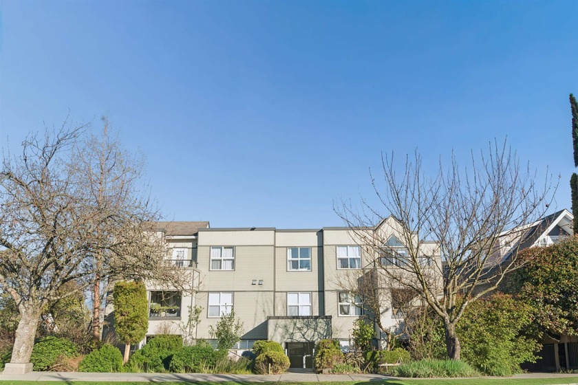 Welcome to St. George Place in the heart of Mount Pleasant. This - Beach Condo for sale in Vancouver, BC on Beachhouse.com