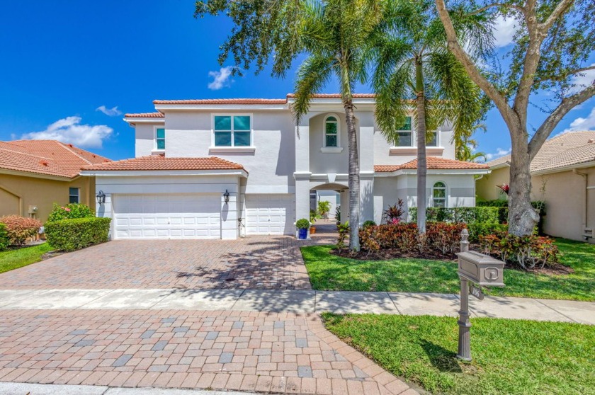 Highly sought after Coutyard Model in the one of the - Beach Home for sale in Palm Beach Gardens, Florida on Beachhouse.com