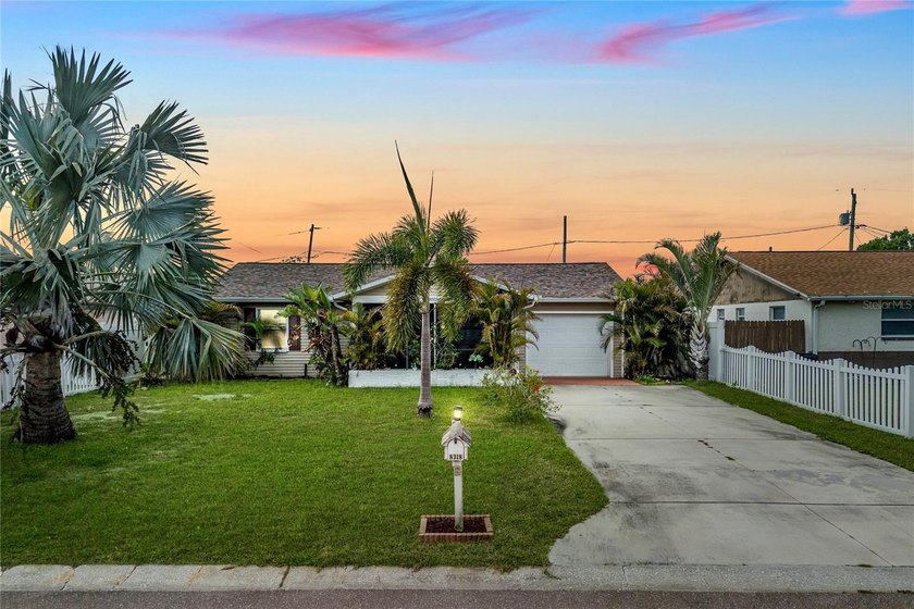 This charming 2-bedroom, 1-bathroom home in the desirable - Beach Home for sale in Seminole, Florida on Beachhouse.com