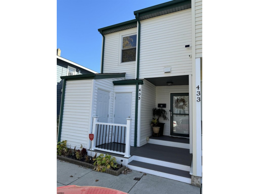 MOVE IN READY! This meticulously kept townhome is ready for you - Beach Townhome/Townhouse for sale in Ventnor, New Jersey on Beachhouse.com