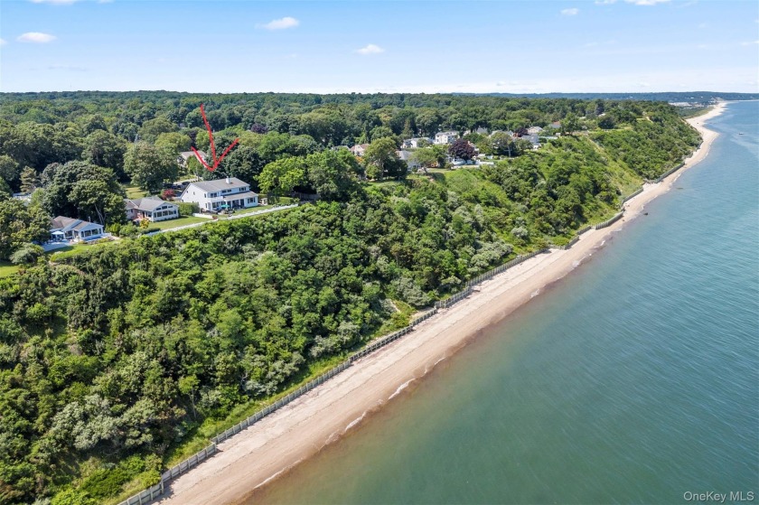 Seller Financing Available! Move Right In and Soak *5 bedroom, 3 - Beach Home for sale in Miller Place, New York on Beachhouse.com