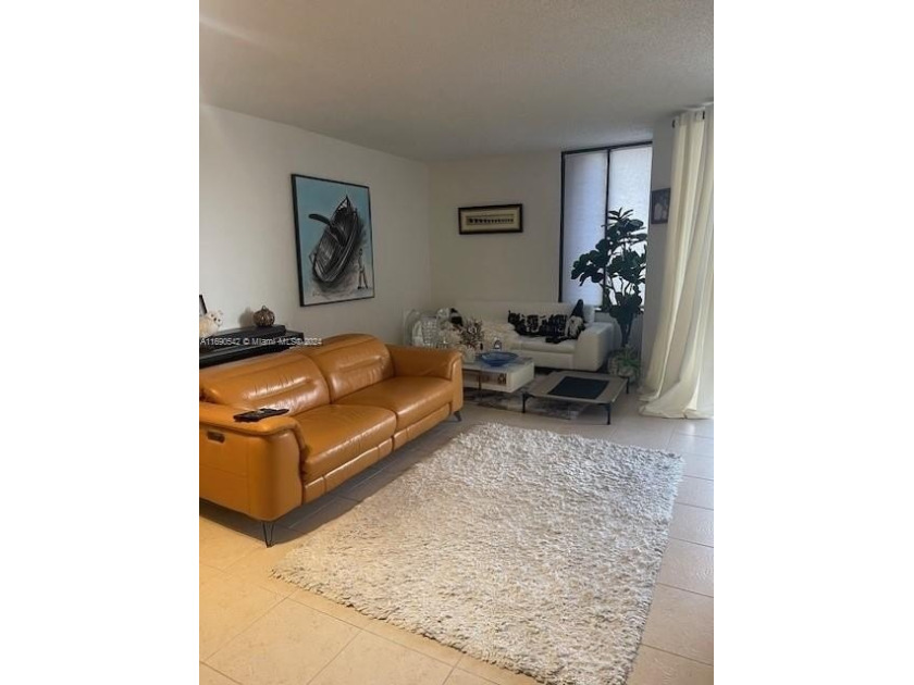 Bright and spacious 1 bedroom, 1 bath and 1 half bath apartment - Beach Condo for sale in Miami, Florida on Beachhouse.com