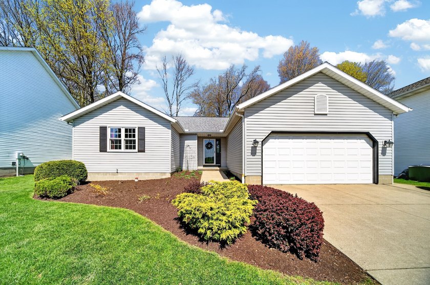 This well-maintained 3 bedroom, 2 bathroom ranch features - Beach Home for sale in Erie, Pennsylvania on Beachhouse.com