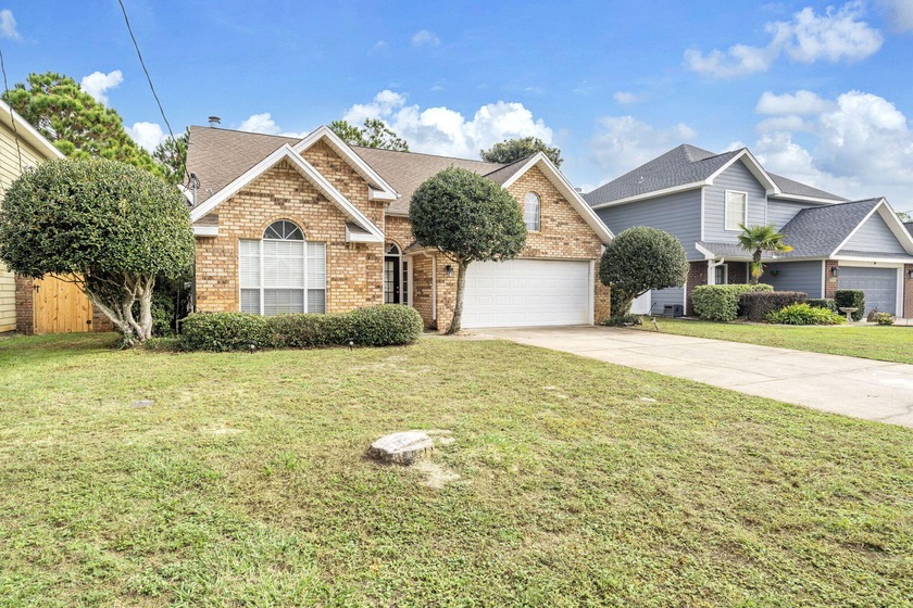 Adorable 3-bedroom, 2-bath home in Miramar Beach, FL less than - Beach Home for sale in Destin, Florida on Beachhouse.com